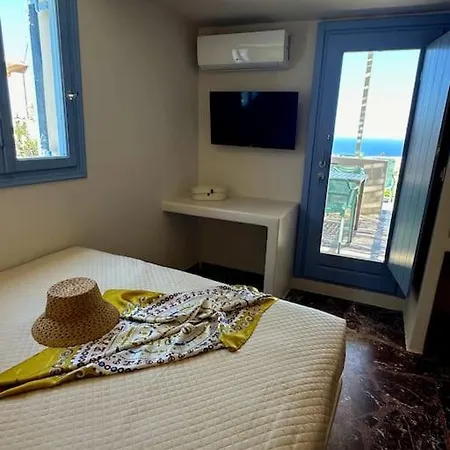 Okeanos Suite 2, Panoramic Sea & Garden View Foinikia (Santorini) Exterior photo